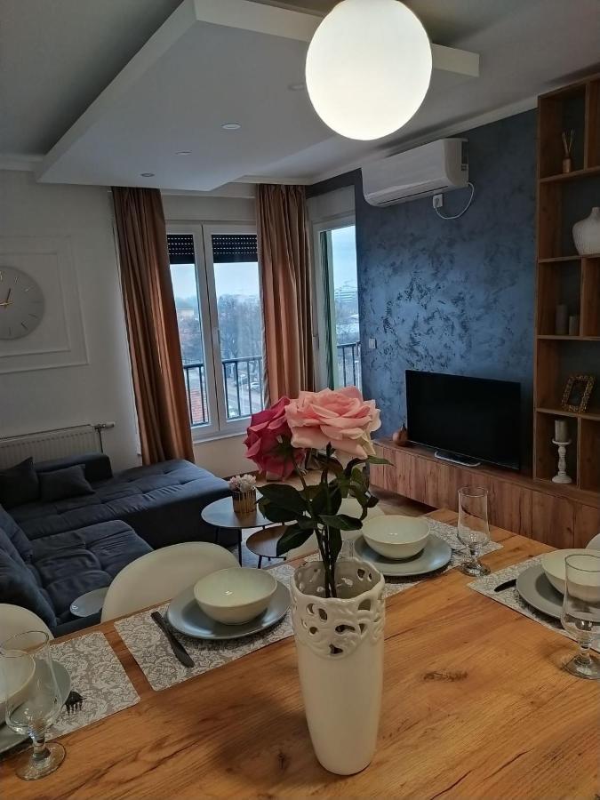 Apartman Milla Lux Novi Sad Bagian luar foto