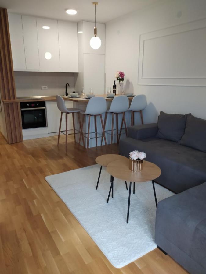 Apartman Milla Lux Novi Sad Bagian luar foto